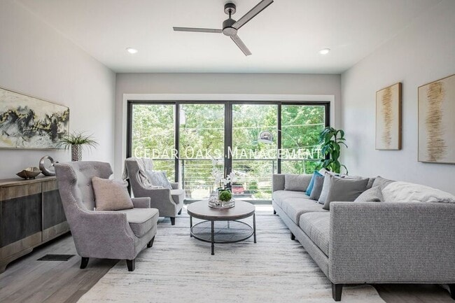 Building Photo - 122 E Mountain St