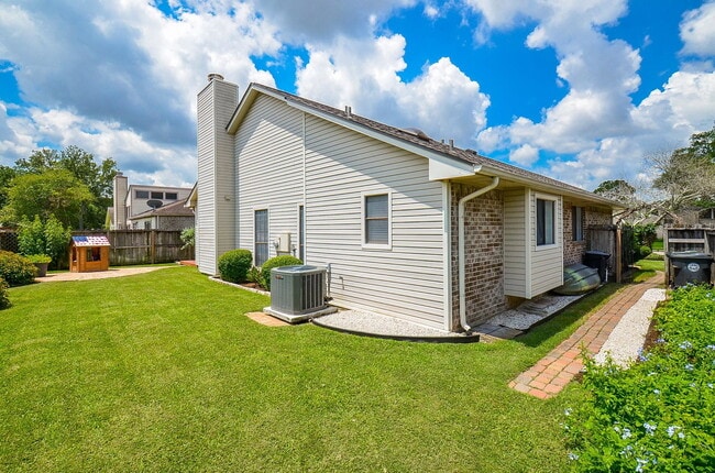 Building Photo - Echo Ridge, Sugar Land, TX 77478 - 3 BR 2 BA single-family home