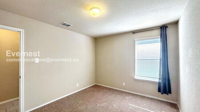 Building Photo - 2511 Barbwire Wy