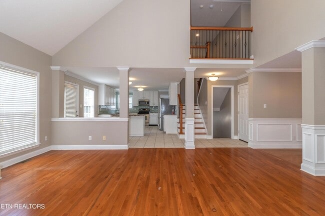 Building Photo - 1100 Winterberry Ln