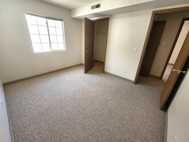 Building Photo - 923 Boston Way