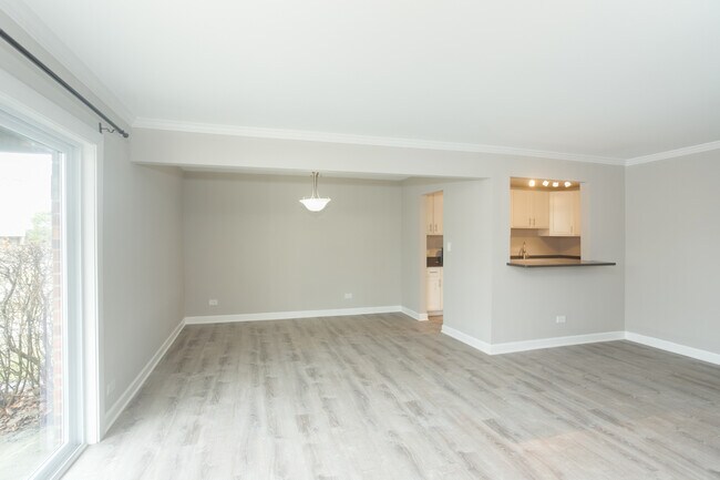 Building Photo - 4250 W Lake Ave