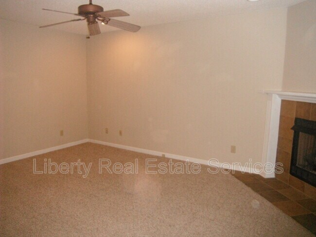 Building Photo - 306 N Main St