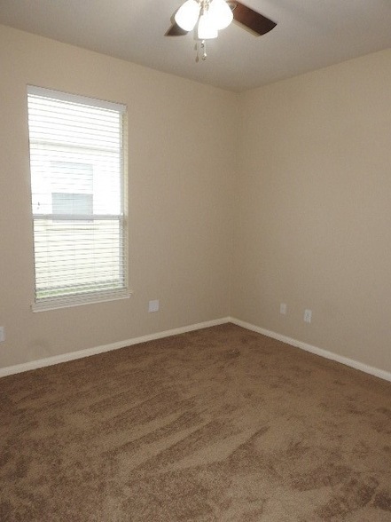Building Photo - 25107 Hazel Ranch Dr