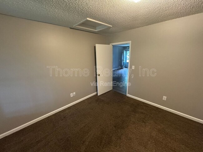 Building Photo - 2260 Sherwood Ave