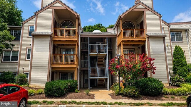 Building Photo - 6904 Victoria Dr