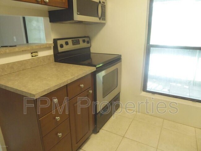 Building Photo - 10200 Belle Rive Blvd