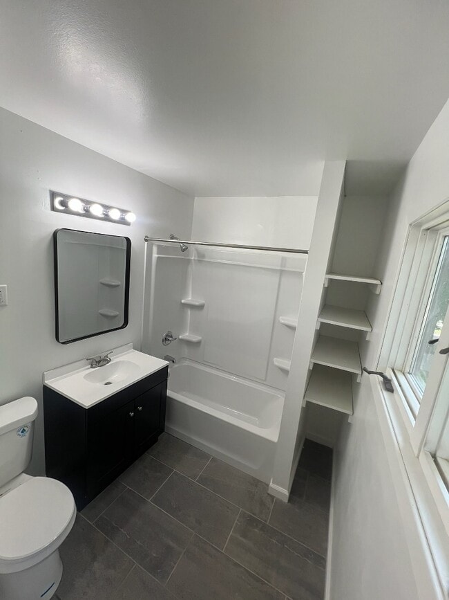 Building Photo - 305 Naples Dr