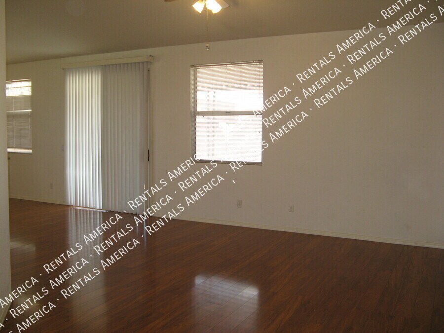 Building Photo - 8536 W Dahlia Dr