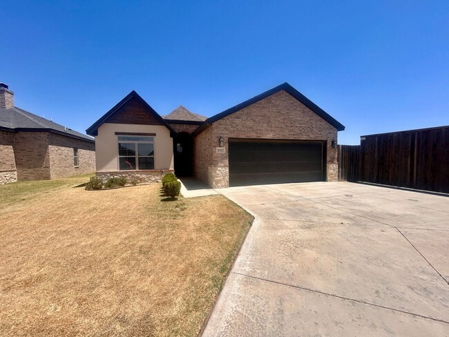 Building Photo - 3 Bed 2 Bath Mid Term Rental