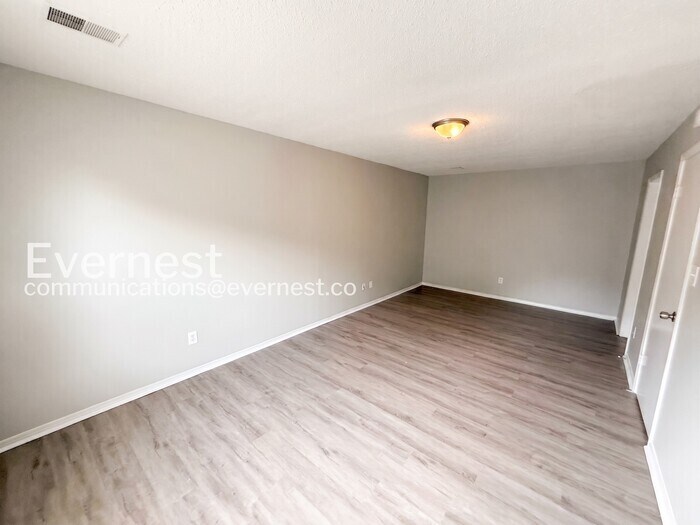 Building Photo - 2201 Pentland Dr