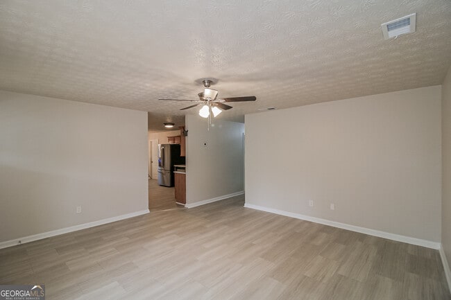 Building Photo - 5862 Homestead Cir