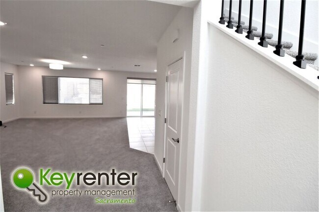 Building Photo - 4684 Flagstaff Dr