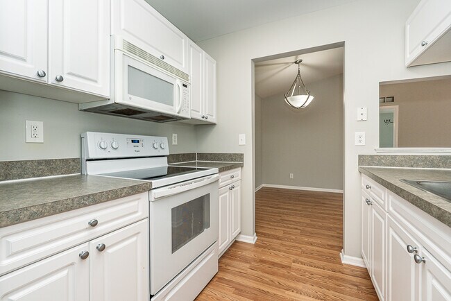 Building Photo - 5681 Pine Aires Dr
