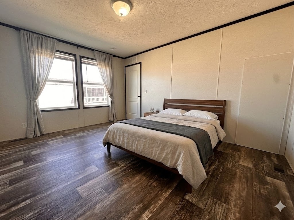 Building Photo - 24 Skeena St