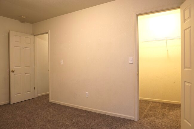 Building Photo - 20901 Hartsburg Ln
