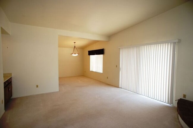 Building Photo - 2920 N La Chiquita Ave