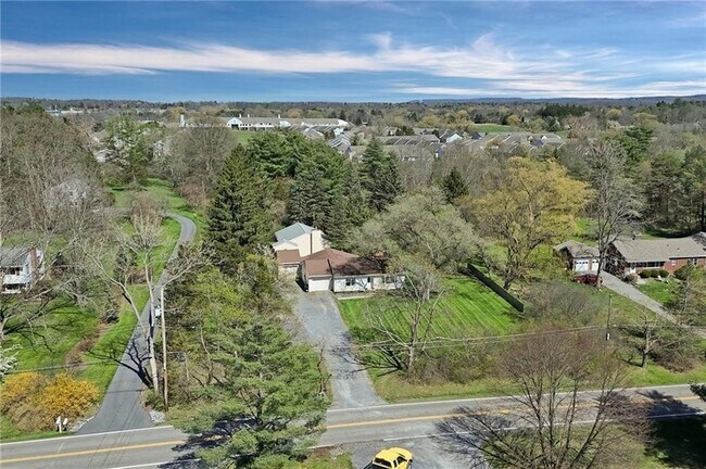 Building Photo - 213 Highgate Rd