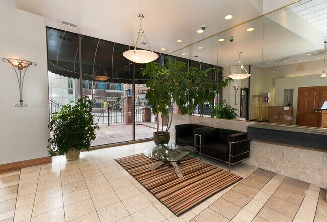 Building Photo - 230 E Ontario St