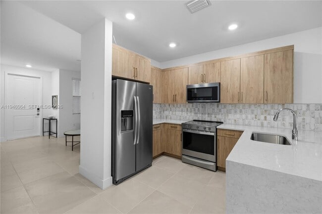 Building Photo - 131 SW 171st Terrace