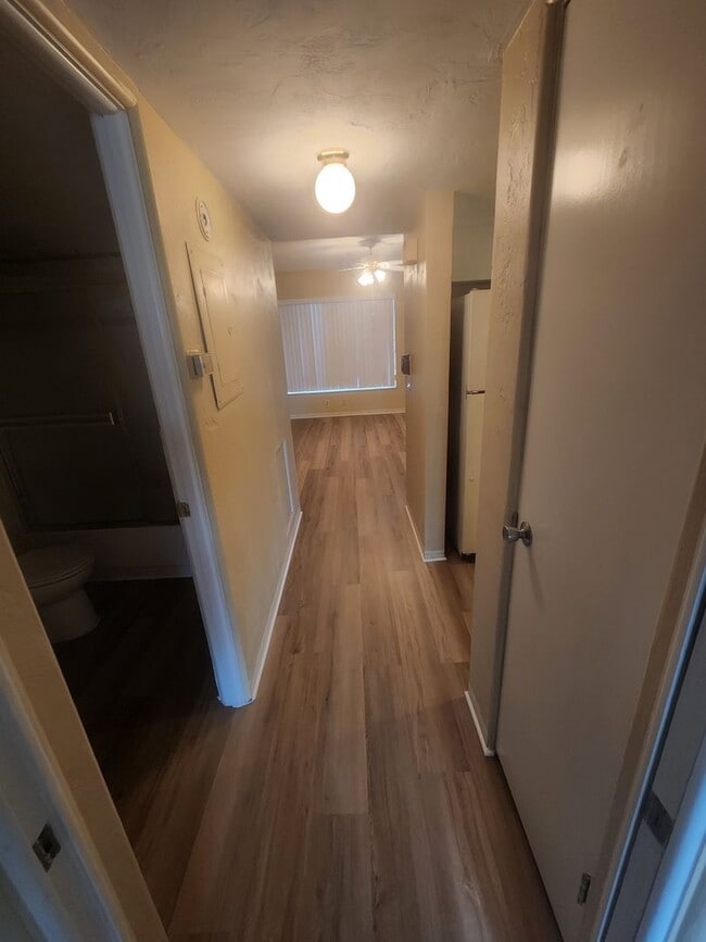 Building Photo - 1/1 condo - 55+ community