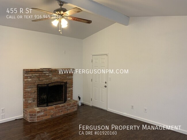 Building Photo - 455 R St