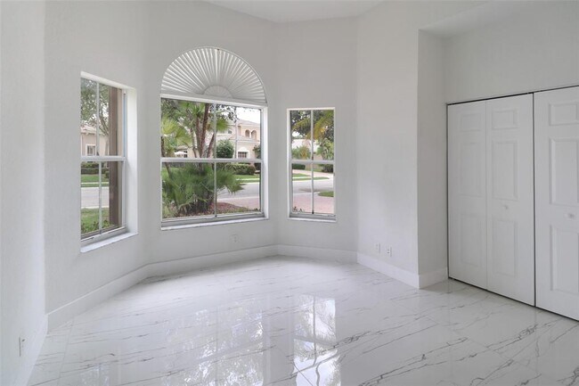 Building Photo - 5824 NW 120th Ave