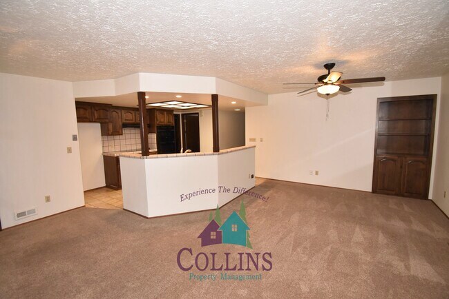 Building Photo - 2045 Ross Dr