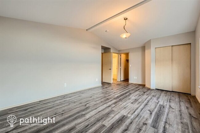 Building Photo - 7122 277th Place Northwest