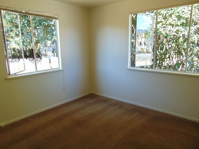 Building Photo - 281 Donna Way