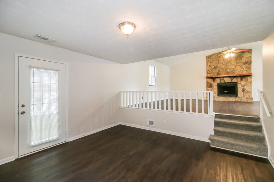 Building Photo - 127 Gristmill Ct