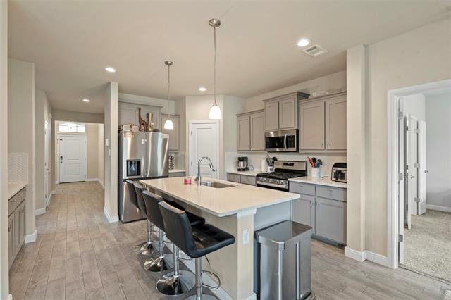 Building Photo - 248 Drumcliffe Dr