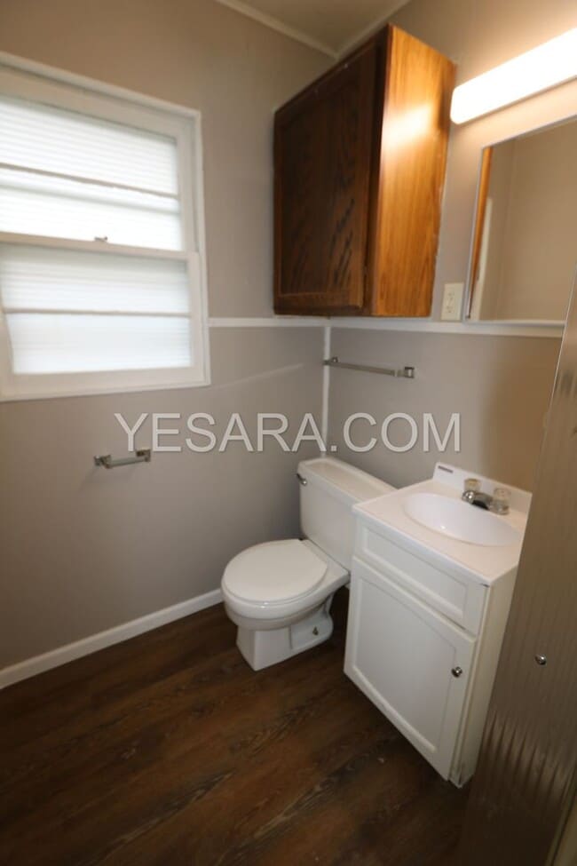 Building Photo - 124-124 Melrose Ct