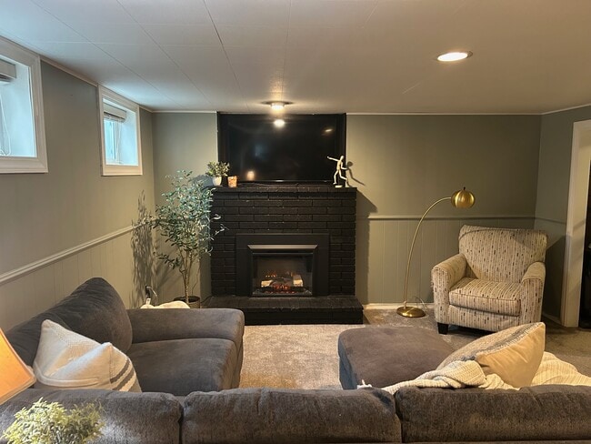 Building Photo - Madison