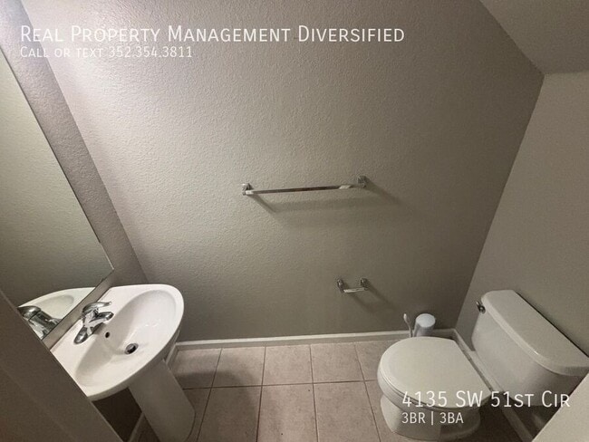 Building Photo - 4135 SW 51st Cir