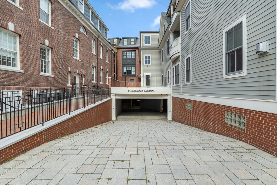Building Photo - 135 Daniel St