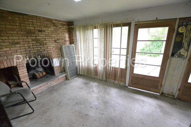 Building Photo - 1 Bedroom Apartment in North Aurora