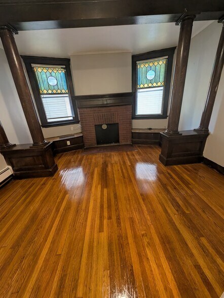 Building Photo - 603 Howard Ave