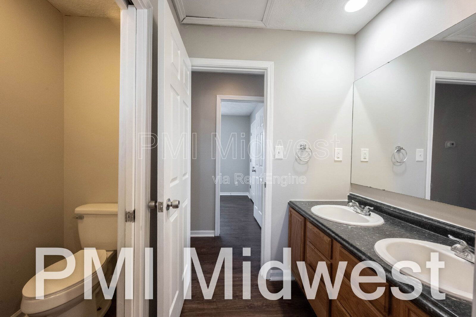 Building Photo - 1365 Mulberry St.