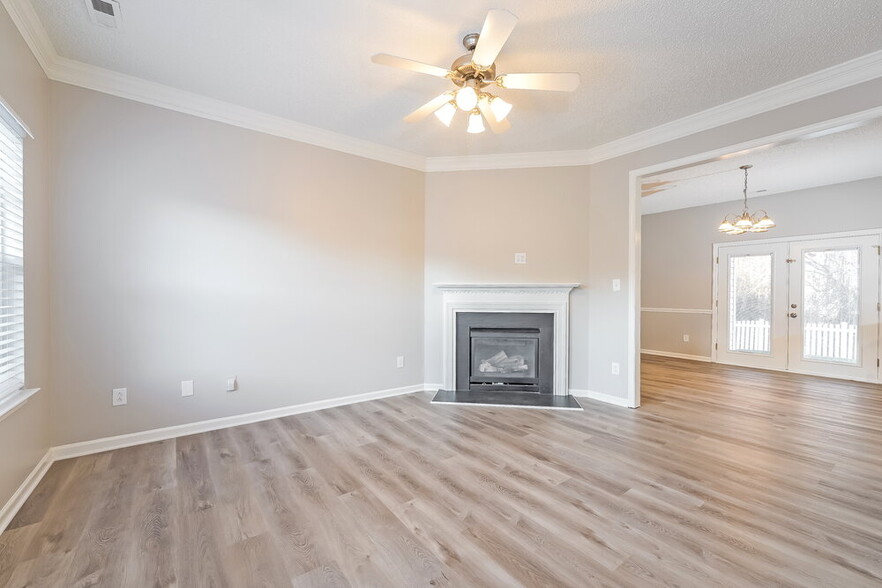 Building Photo - 1029 Crestdale Crossing Dr