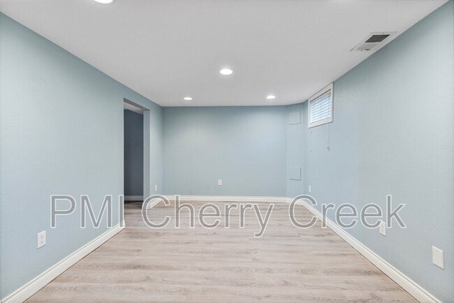 Building Photo - 3195 Fenton St