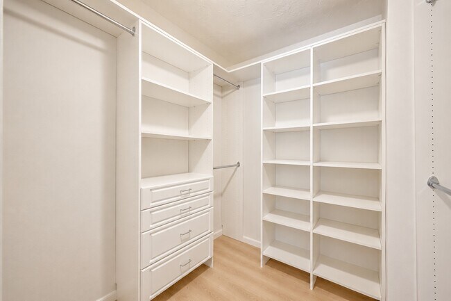 Building Photo - 24210 Schivener House Ln