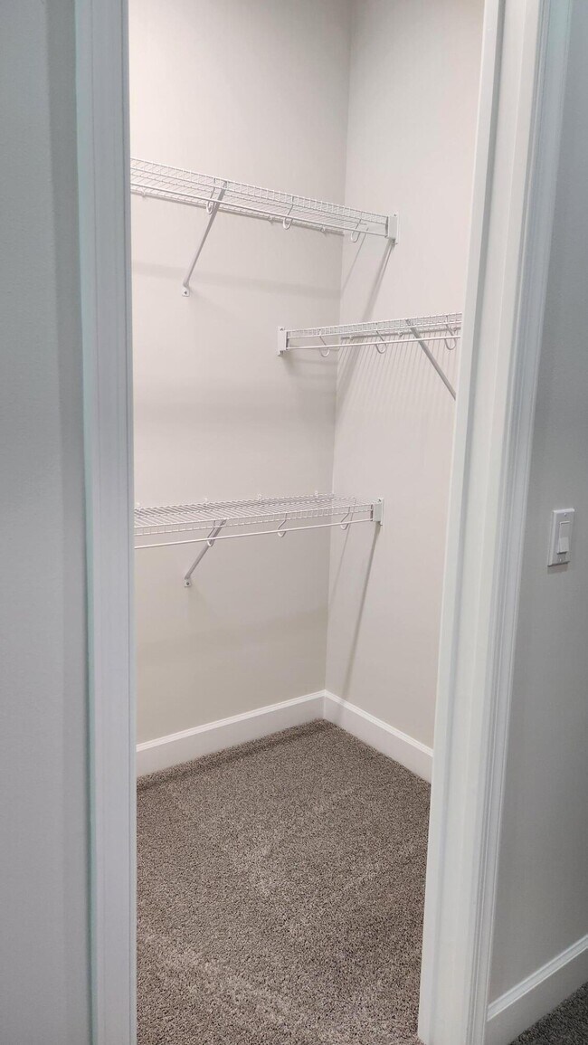 Building Photo - 14970 RedCove Pl