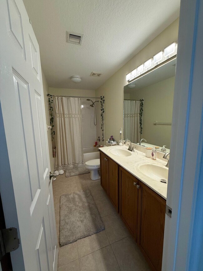 Building Photo - 2759 SE Birmingham Dr