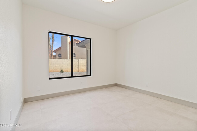 Building Photo - 3520 N 110th Ave