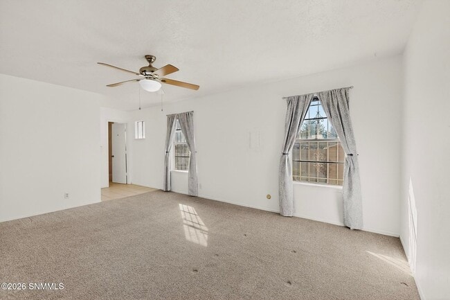 Building Photo - 8120 Ruidoso Rd NE