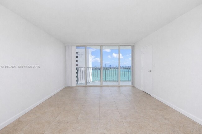 Building Photo - 7601 E Treasure Dr