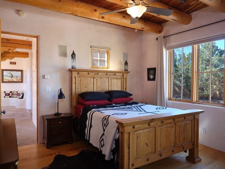 Building Photo - 4 Bishops Dome Rd