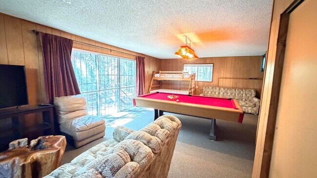 Building Photo - 52111 Acorn Ln