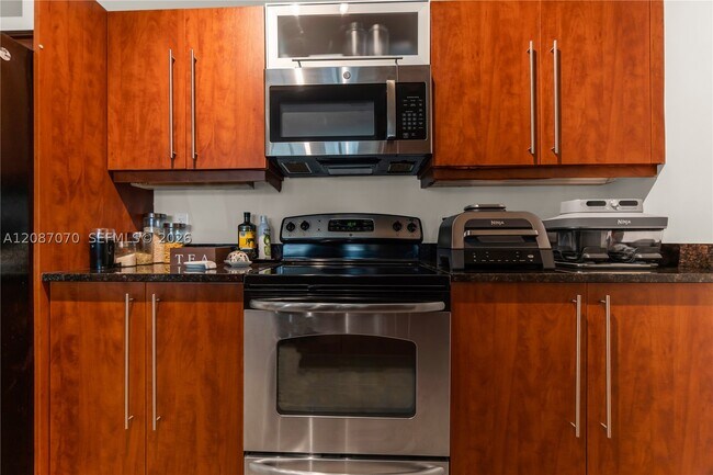 Building Photo - 7350 SW 89th St